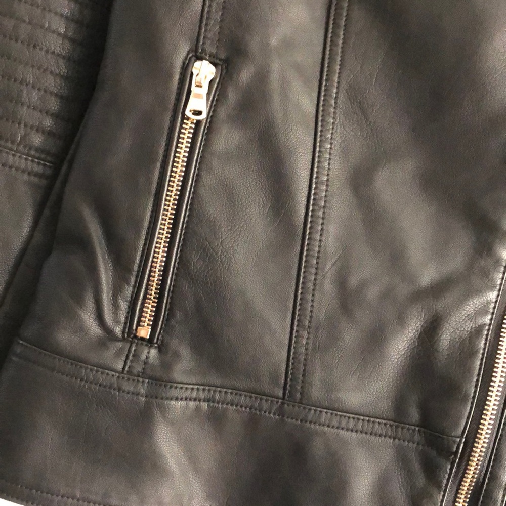 Guess NWT moto jacket🔥🏍😍 - Picture 4 of 15